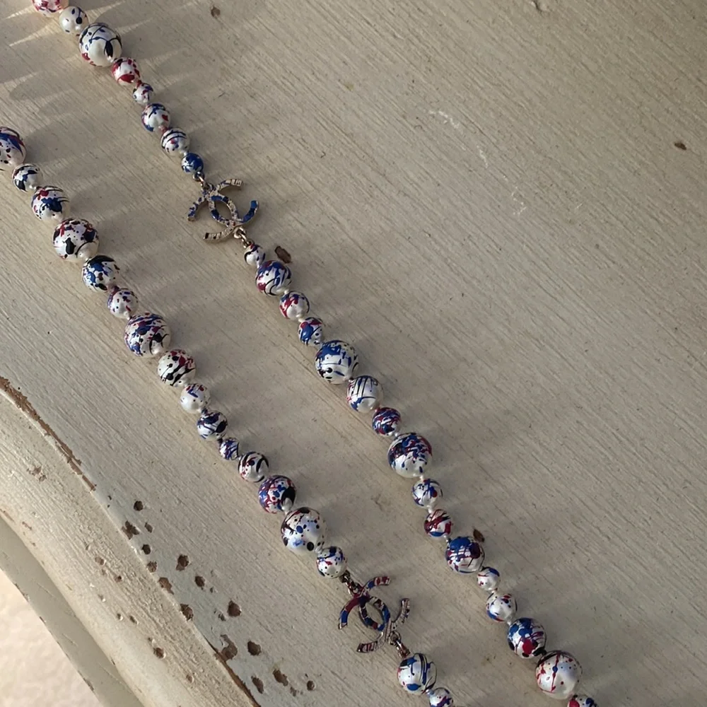 Rare Chanel Graffiti Splatter Paint Pearl Necklace - Picture 5 of 6